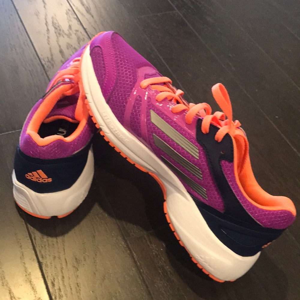 Brand new (no tag) Adidas Litestrike women 6.5 US